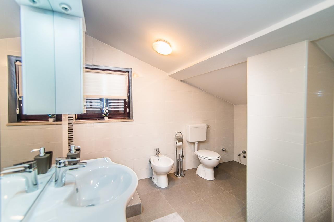 Apartments Dino ポレッチ エクステリア 写真