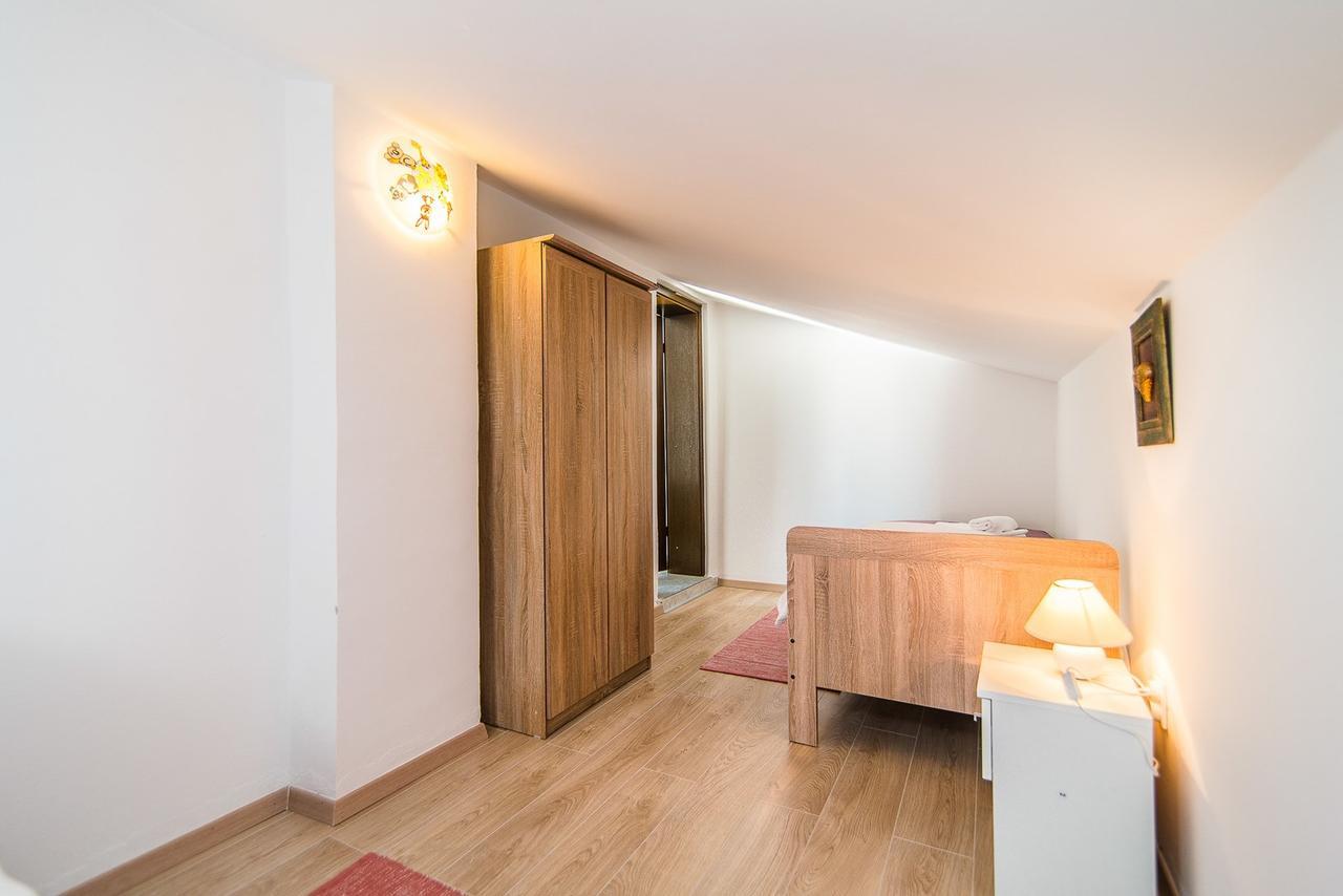 Apartments Dino ポレッチ エクステリア 写真