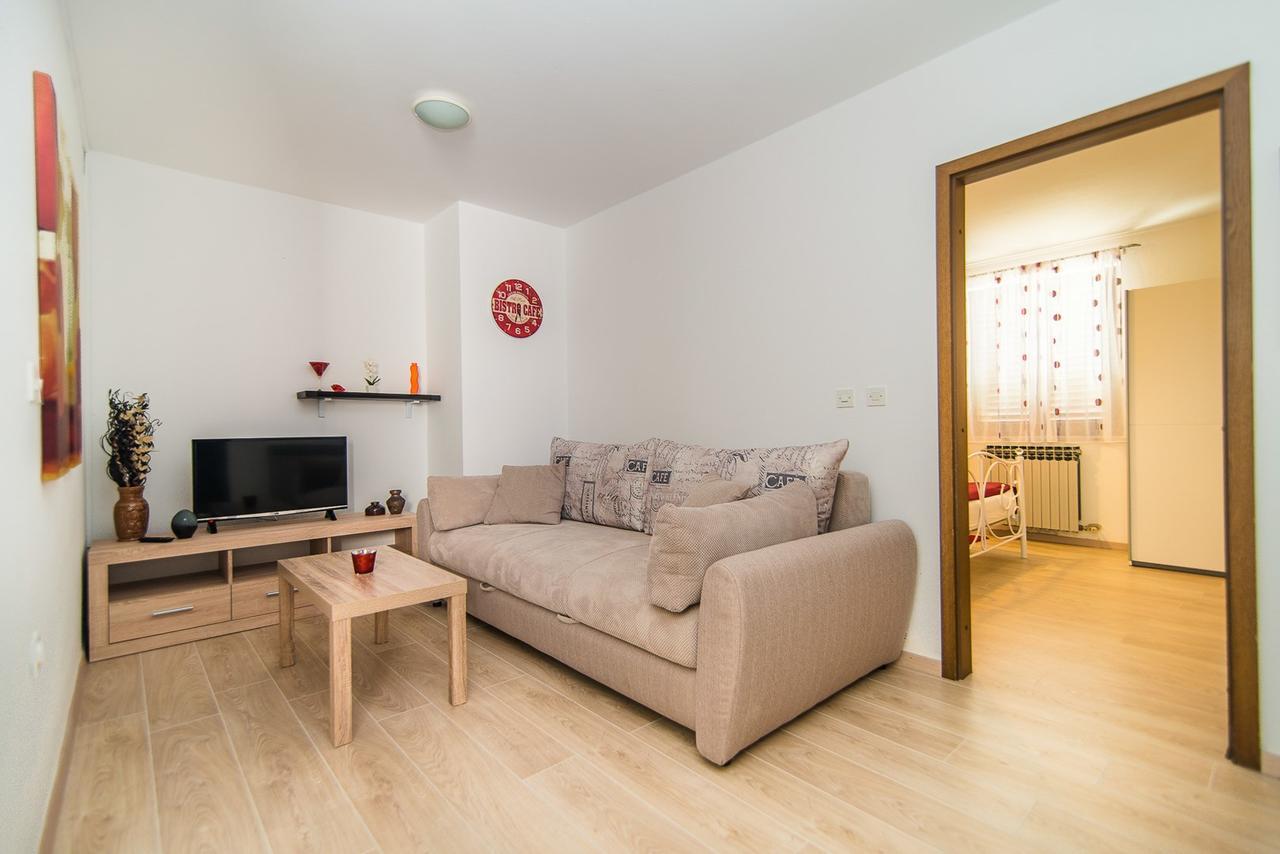 Apartments Dino ポレッチ エクステリア 写真
