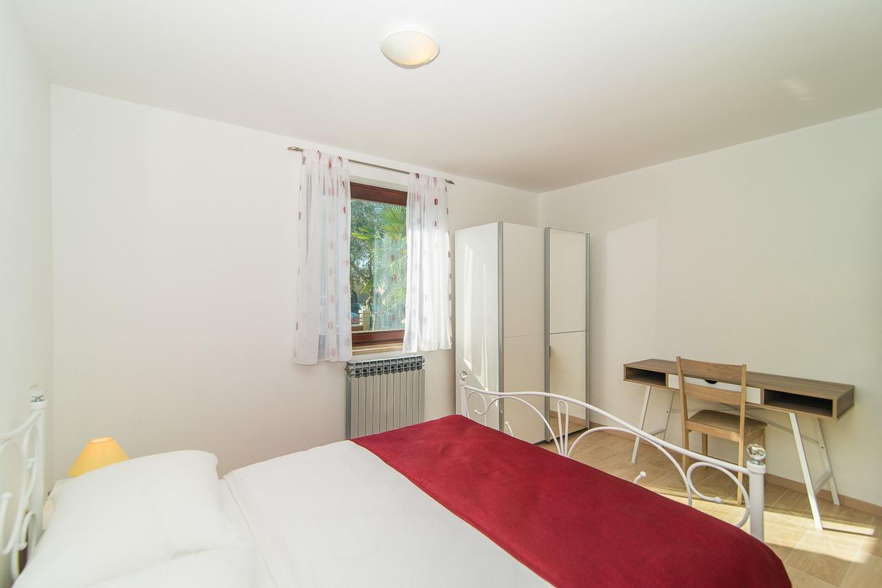 Apartments Dino ポレッチ エクステリア 写真
