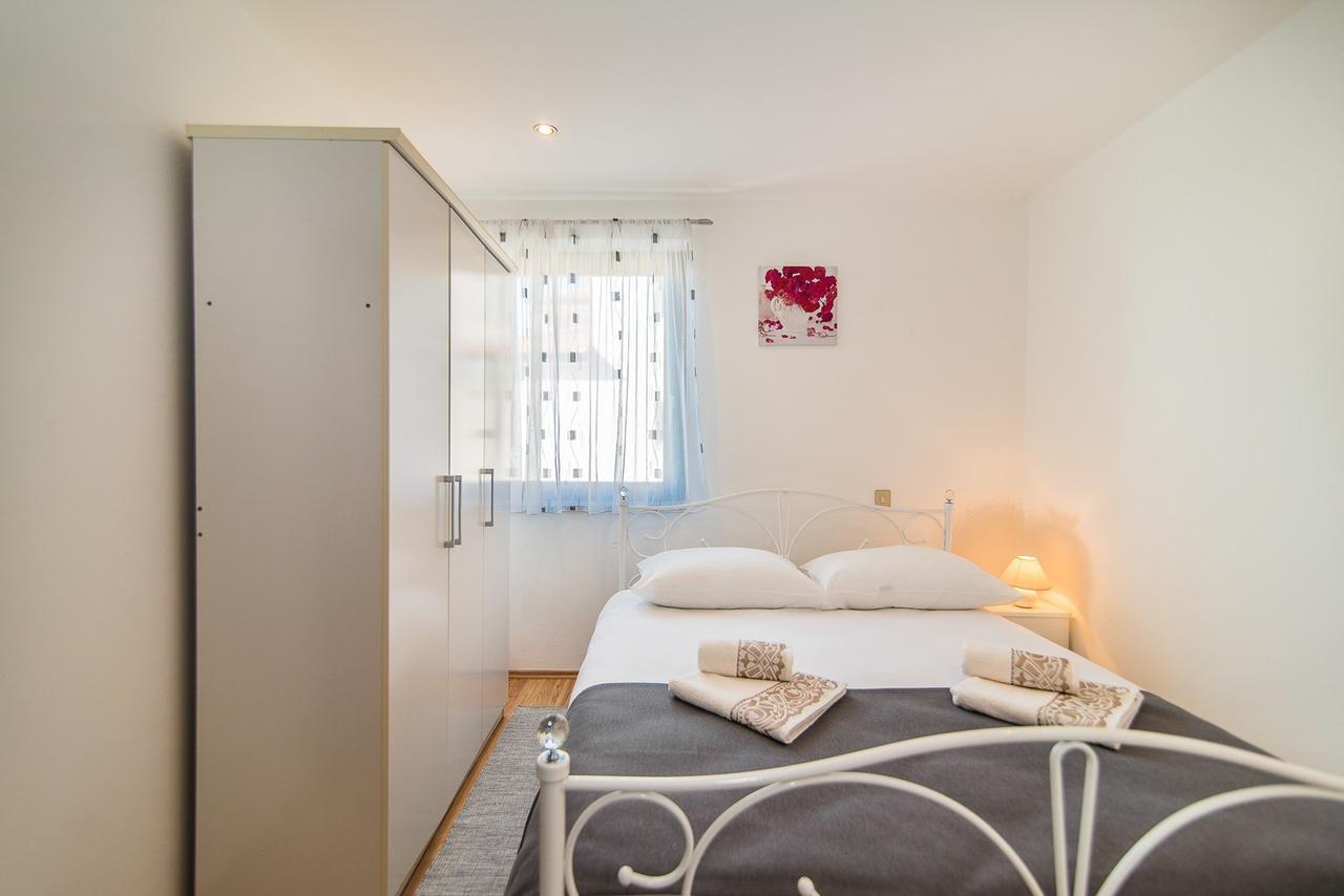 Apartments Dino ポレッチ エクステリア 写真
